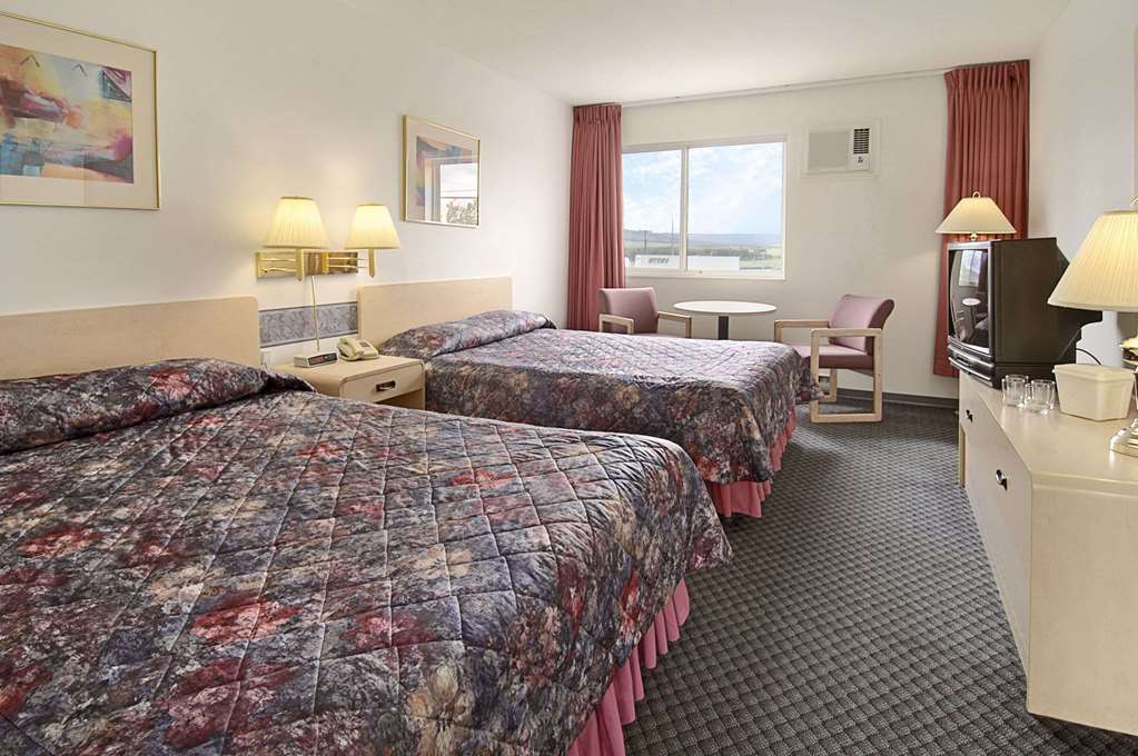 Ramada Limited Dawson Creek Hotel Szoba fotó