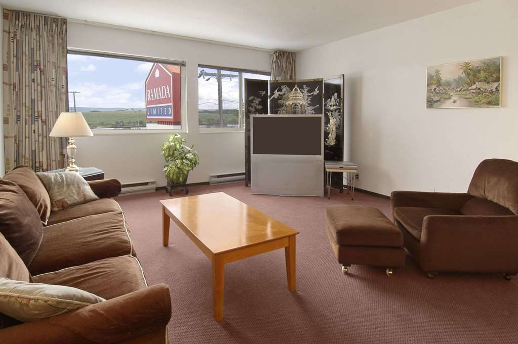 Ramada Limited Dawson Creek Hotel Szoba fotó