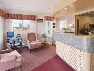 Ramada Limited Dawson Creek Hotel Kültér fotó